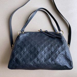 Louis Vuitton Shoulder Bag like new! Authentic!